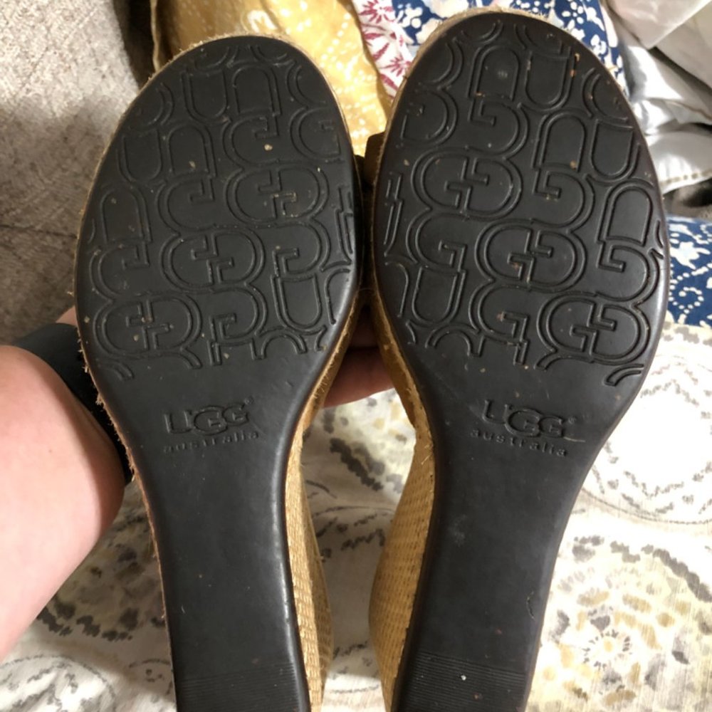 Ugg Wedge - image 5